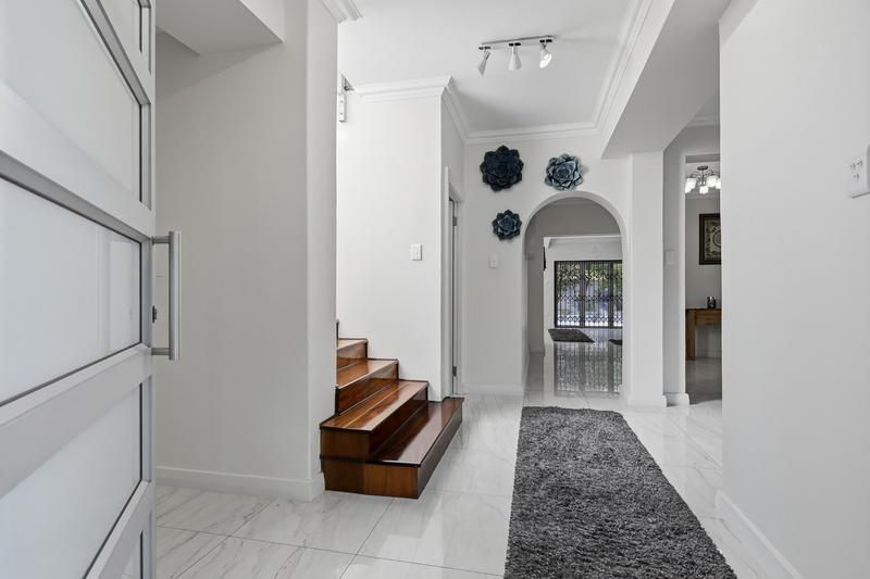 To Let 5 Bedroom Property for Rent in Pinelands Western Cape